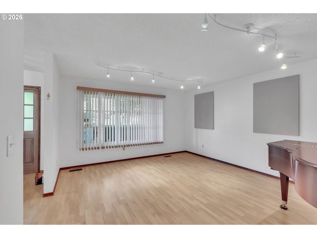 6980 Sw 130TH Ave, Beaverton, OR 97008