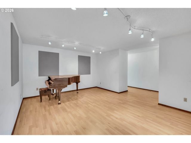 6980 Sw 130TH Ave, Beaverton, OR 97008