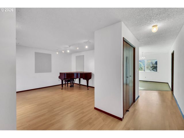 6980 Sw 130TH Ave, Beaverton, OR 97008