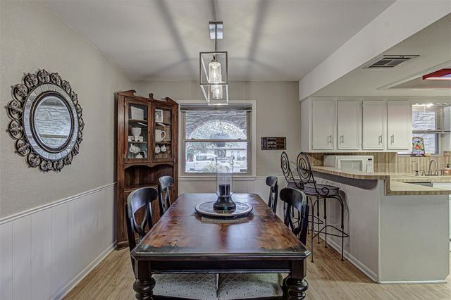 1303 Oak Shadows CIR, Austin, TX 78758