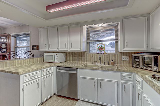 1303 Oak Shadows CIR, Austin, TX 78758