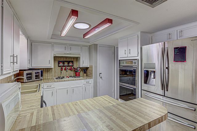 1303 Oak Shadows CIR, Austin, TX 78758