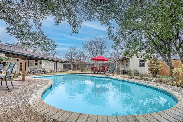 1303 Oak Shadows CIR, Austin, TX 78758