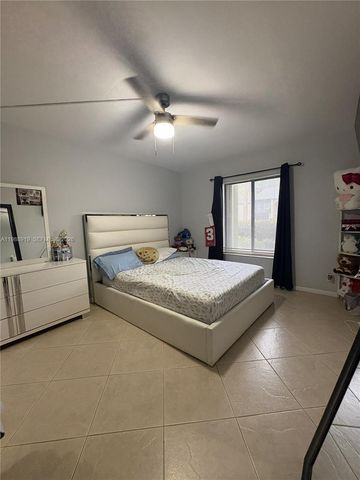 718 Sunny Pine Way D1, Greenacres, FL 33415