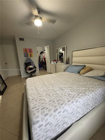 718 Sunny Pine Way D1, Greenacres, FL 33415