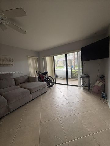 718 Sunny Pine Way D1, Greenacres, FL 33415