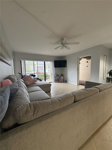 718 Sunny Pine Way D1, Greenacres, FL 33415