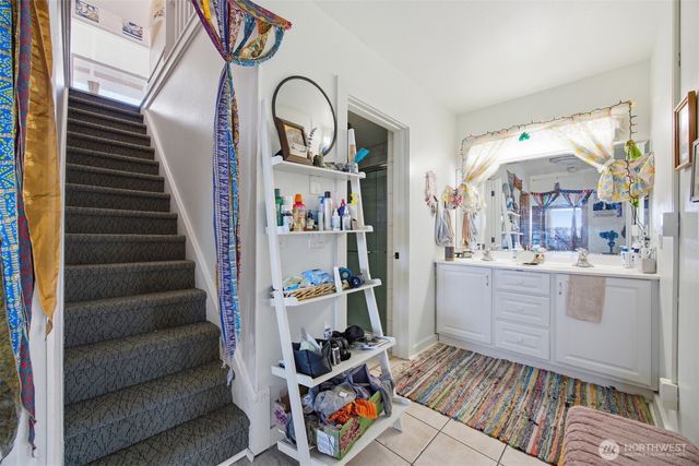 900 N Garden, Bellingham, WA 98225