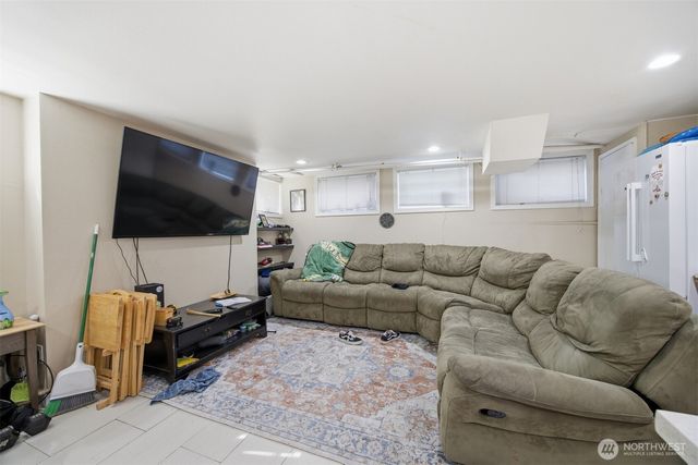 900 N Garden, Bellingham, WA 98225