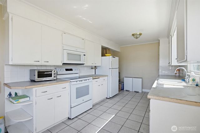 900 N Garden, Bellingham, WA 98225