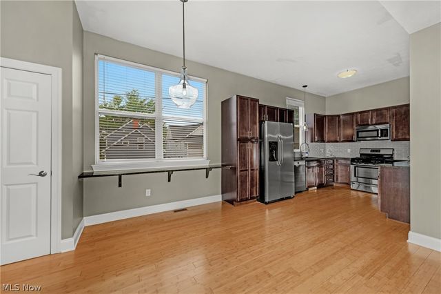 5512 Saint Stephens Court, Cleveland, OH 44102
