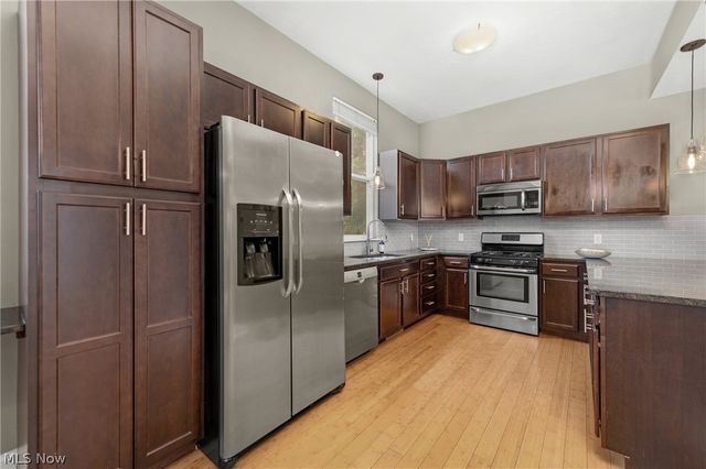 5512 Saint Stephens Court, Cleveland, OH 44102
