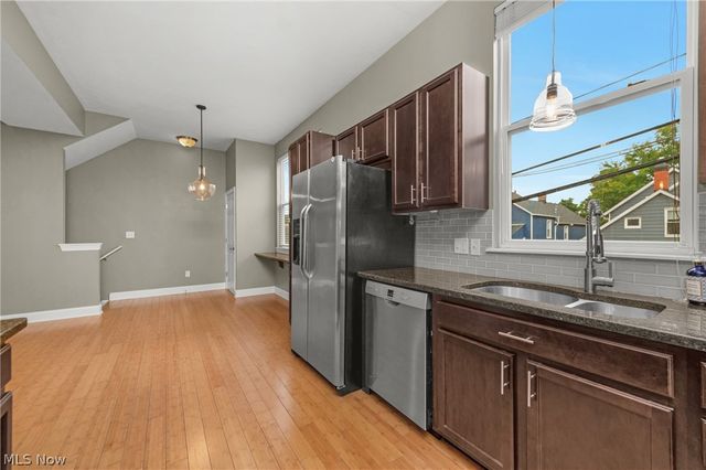 5512 Saint Stephens Court, Cleveland, OH 44102