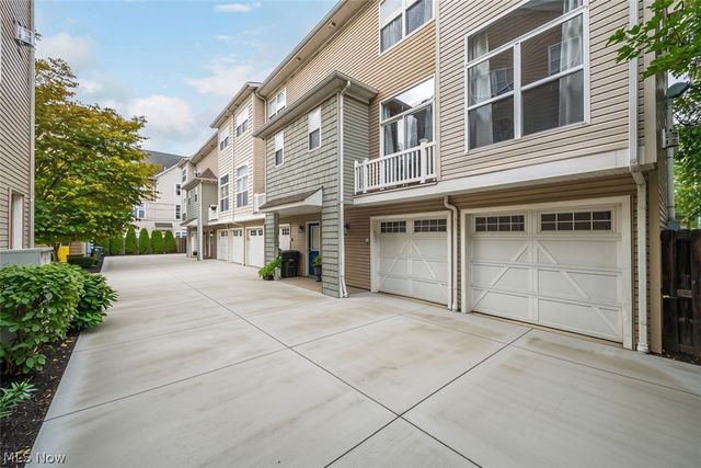 5512 Saint Stephens Court, Cleveland, OH 44102