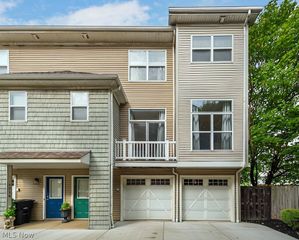5512 Saint Stephens Court, Cleveland, OH 44102
