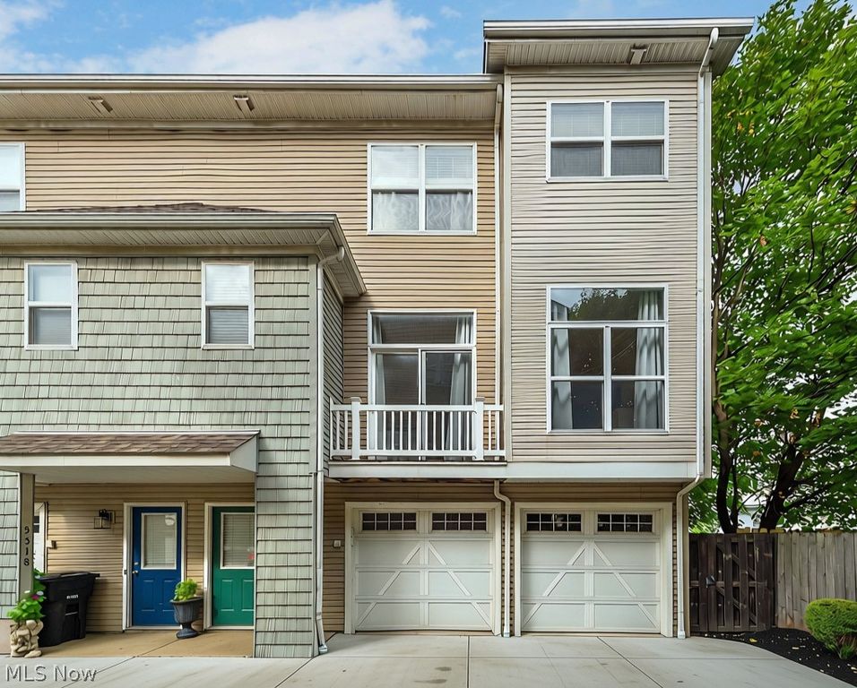 5512 Saint Stephens Court, Cleveland, OH 44102