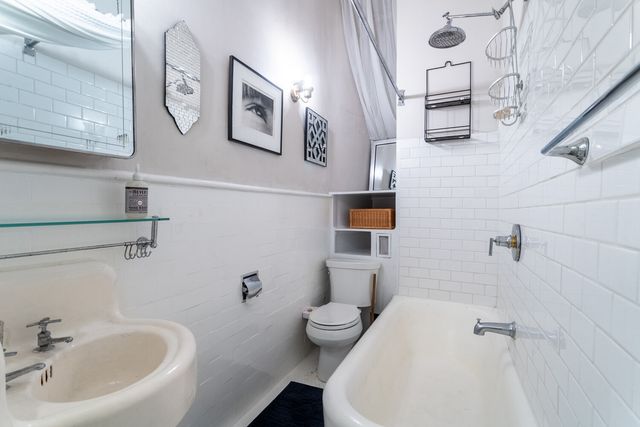 205 W 57th St Apt 2CB, New York City, NY 10019
