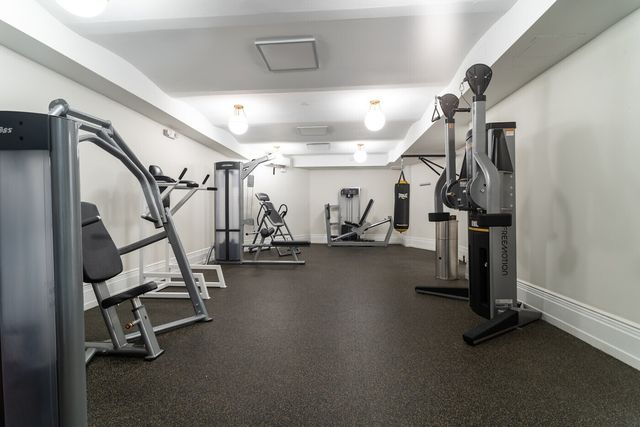 205 W 57th St Apt 2CB, New York City, NY 10019