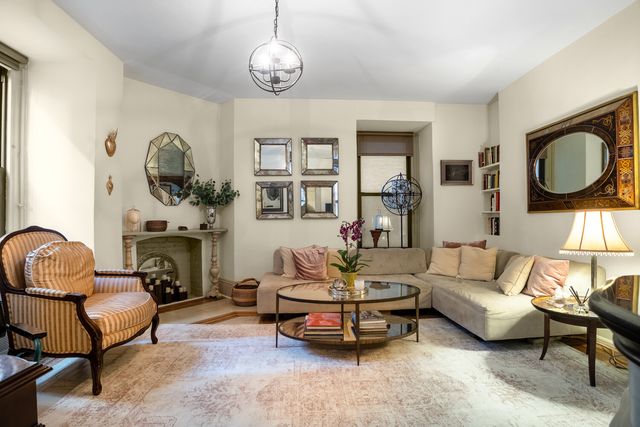 205 W 57th St Apt 2CB, New York City, NY 10019