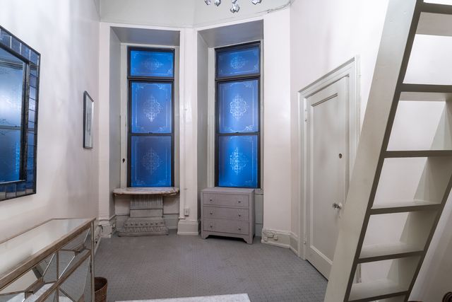 205 W 57th St Apt 2CB, New York City, NY 10019