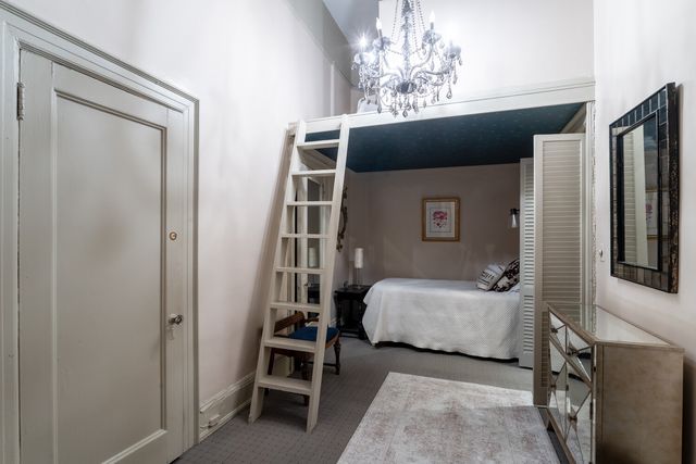 205 W 57th St Apt 2CB, New York City, NY 10019