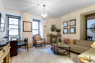 205 W 57th St Apt 2CB, New York City, NY 10019