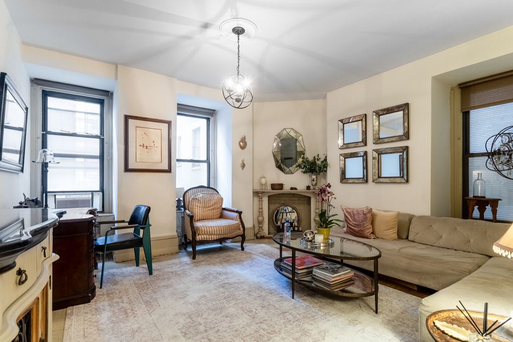 205 W 57th St Apt 2CB, New York City, NY 10019