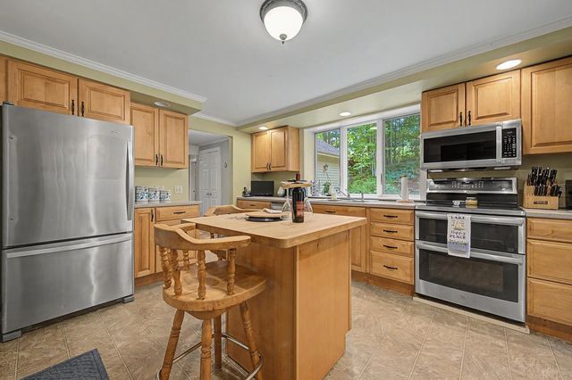 52 Chase Street, Sunapee, NH 03782