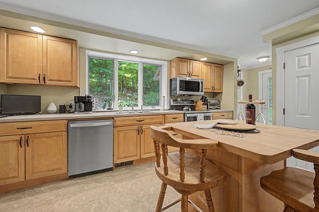 52 Chase Street, Sunapee, NH 03782