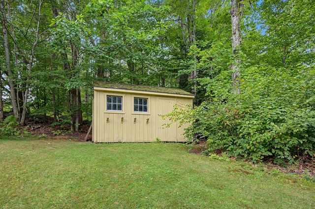 52 Chase Street, Sunapee, NH 03782