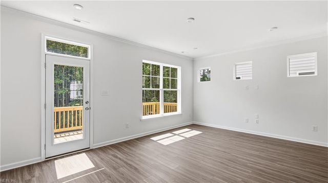 1535 Waltham LN, Newport News, VA 23608