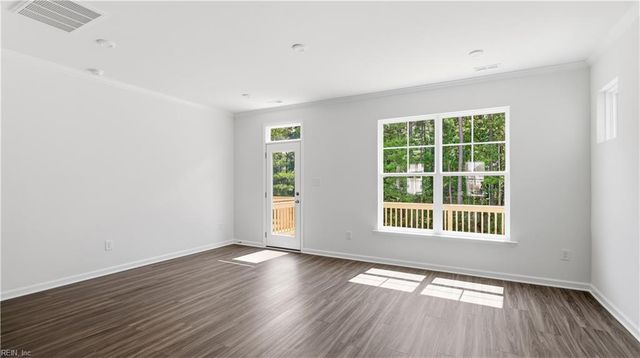 1535 Waltham LN, Newport News, VA 23608