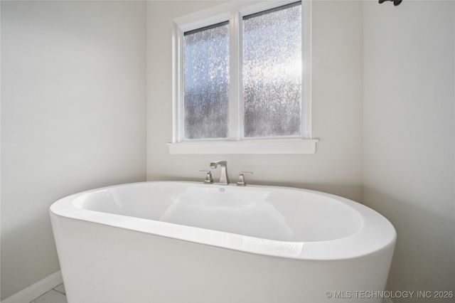 27608 E 109th Street E, Coweta, OK 74429