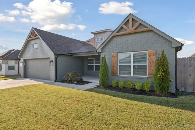 27608 E 109th Street E, Coweta, OK 74429