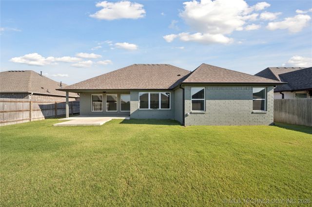 27608 E 109th Street E, Coweta, OK 74429