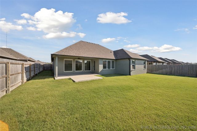 27608 E 109th Street E, Coweta, OK 74429