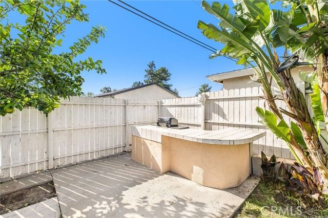 16642 Los Alimos Street, Granada Hills (los Angeles), CA 91344