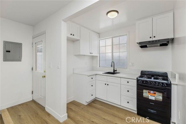 16642 Los Alimos Street, Granada Hills (los Angeles), CA 91344