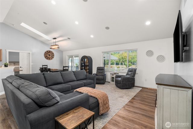 46 Richard Lane, Elma, WA 98541