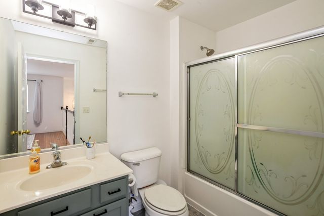 6073 Canterbury Lane 33-5, Hoffman Estates, IL 60192