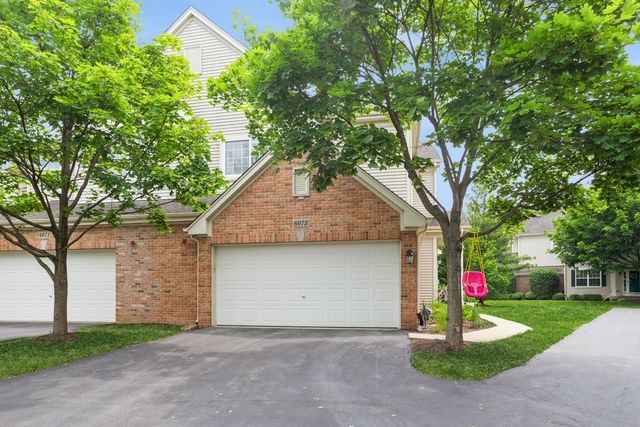 6073 Canterbury Lane 33-5, Hoffman Estates, IL 60192