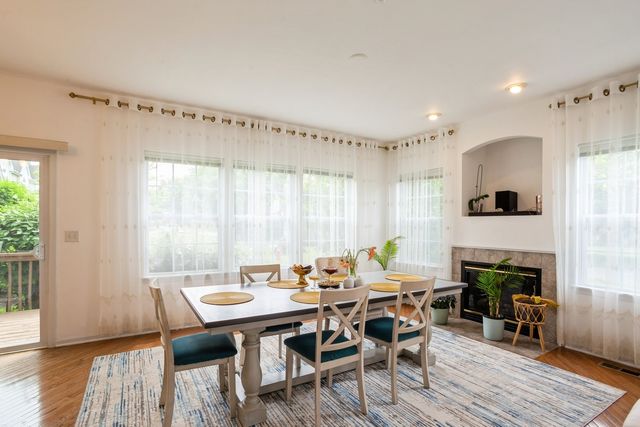 6073 Canterbury Lane 33-5, Hoffman Estates, IL 60192