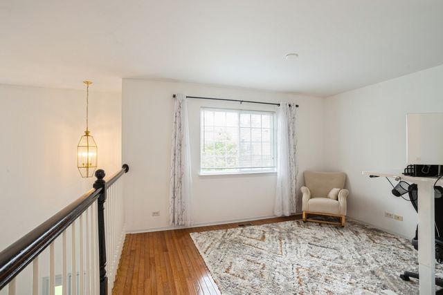 6073 Canterbury Lane 33-5, Hoffman Estates, IL 60192