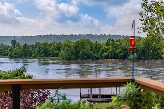 7 Crystal Mountain Cove, Maumelle, AR 72113