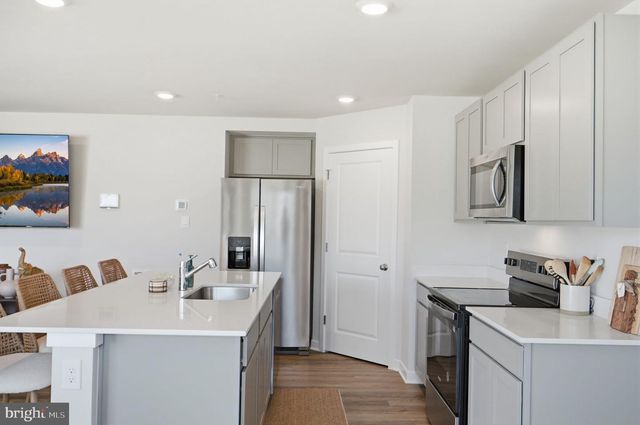 156 WOOD WALK AVE, La Plata, MD 20646