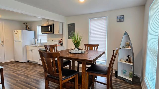 8495 Old Number Six Highway, Santee, SC 29142