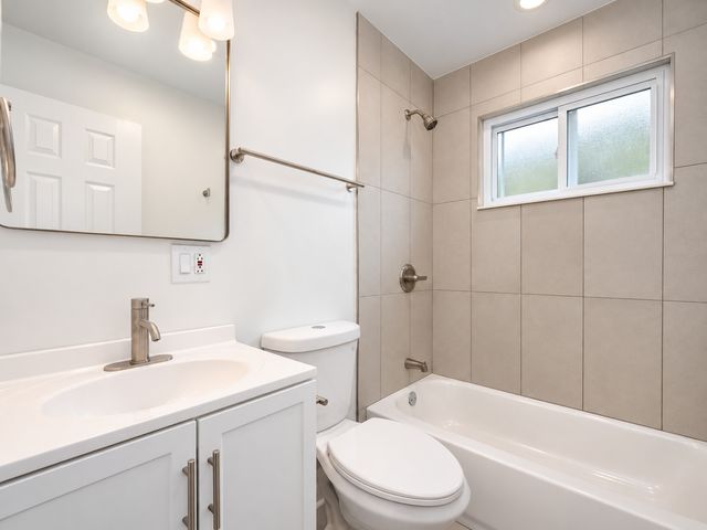 9136 S Union Avenue, Chicago, IL 60620