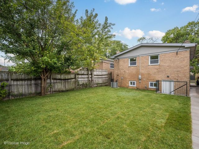 9136 S Union Avenue, Chicago, IL 60620