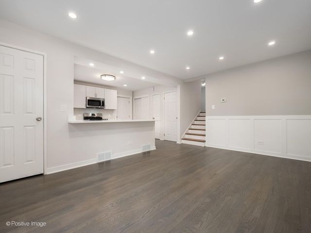 9136 S Union Avenue, Chicago, IL 60620