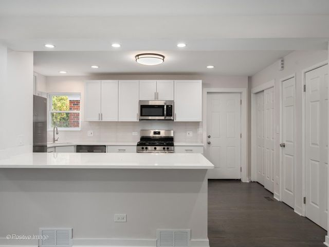 9136 S Union Avenue, Chicago, IL 60620